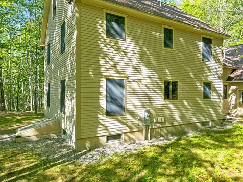 87 Memorial Drive Winthrop ME 04364