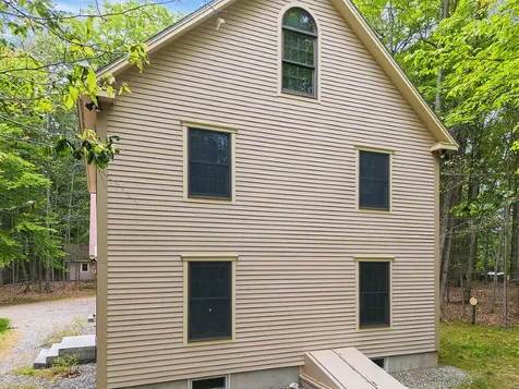 87 Memorial Drive Winthrop ME 04364