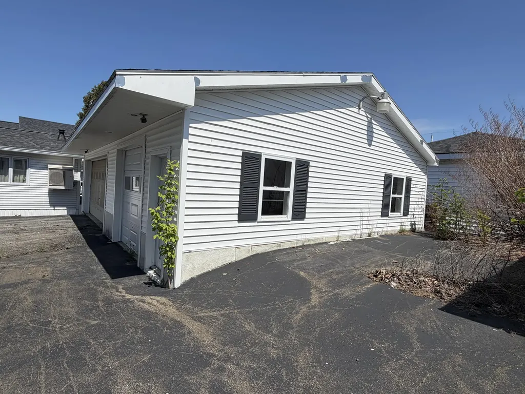 168 Pleasant Avenue Madawaska ME 04756