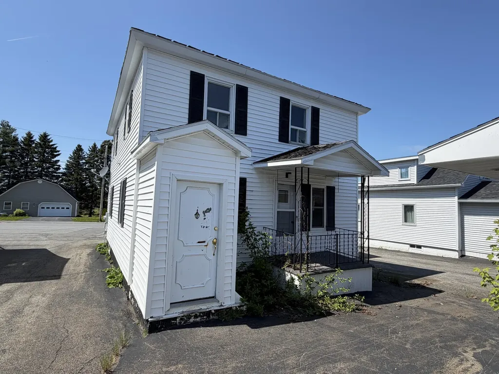 168 Pleasant Avenue Madawaska ME 04756