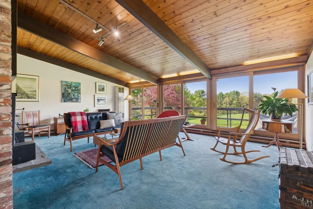 98 Field Road Falmouth ME 04105