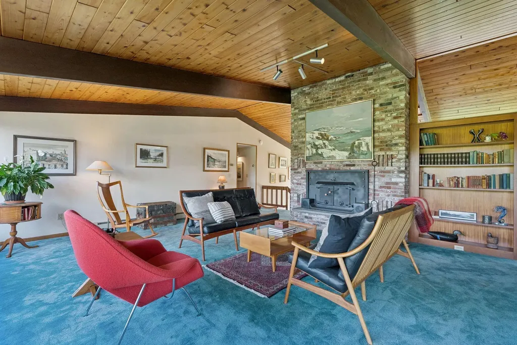98 Field Road Falmouth ME 04105