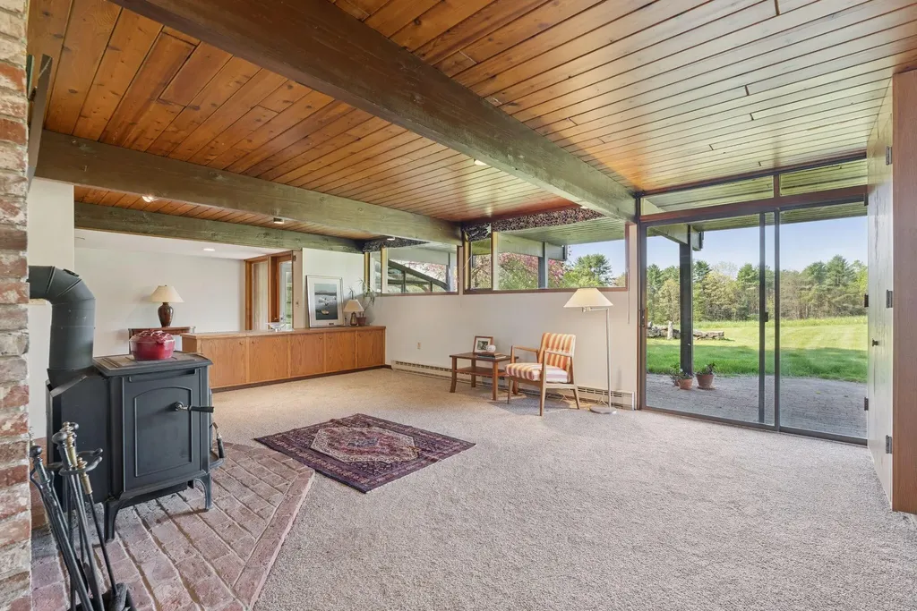 98 Field Road Falmouth ME 04105