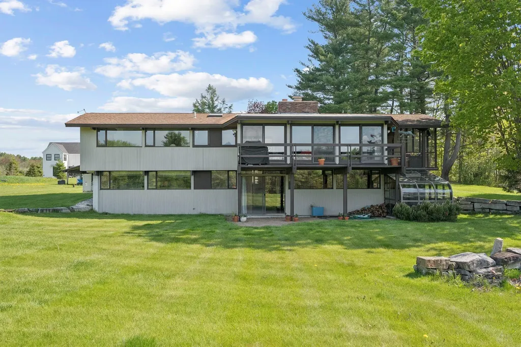 98 Field Road Falmouth ME 04105