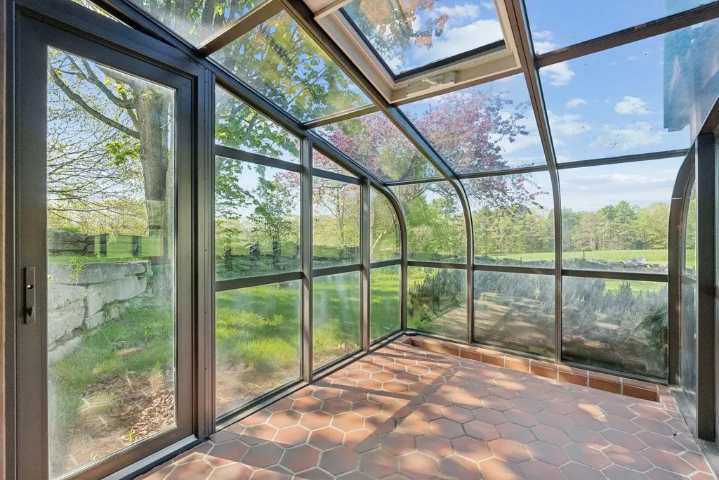 98 Field Road Falmouth ME 04105