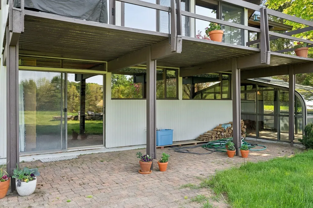 98 Field Road Falmouth ME 04105