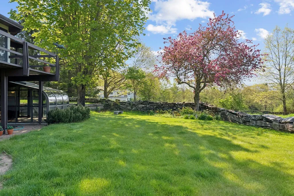 98 Field Road Falmouth ME 04105