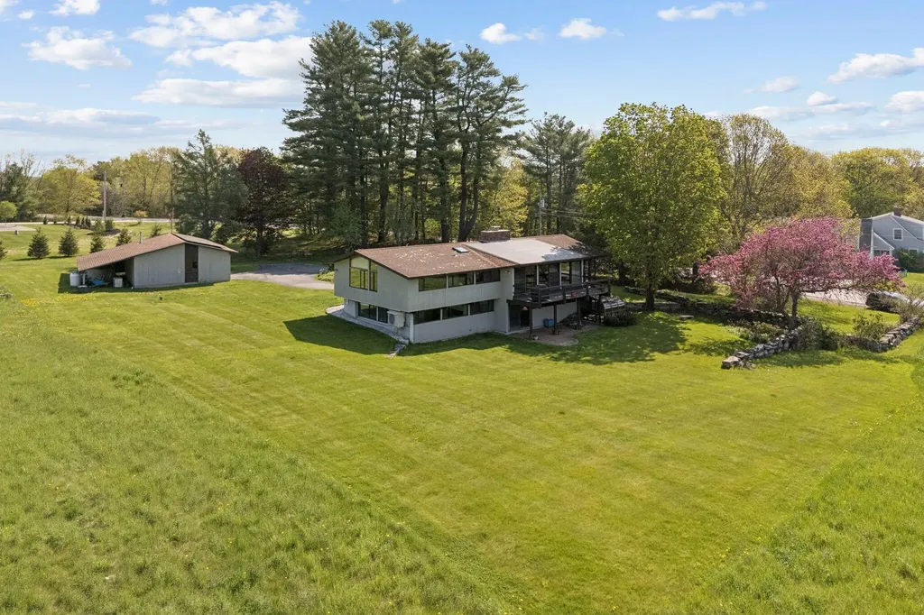 98 Field Road Falmouth ME 04105