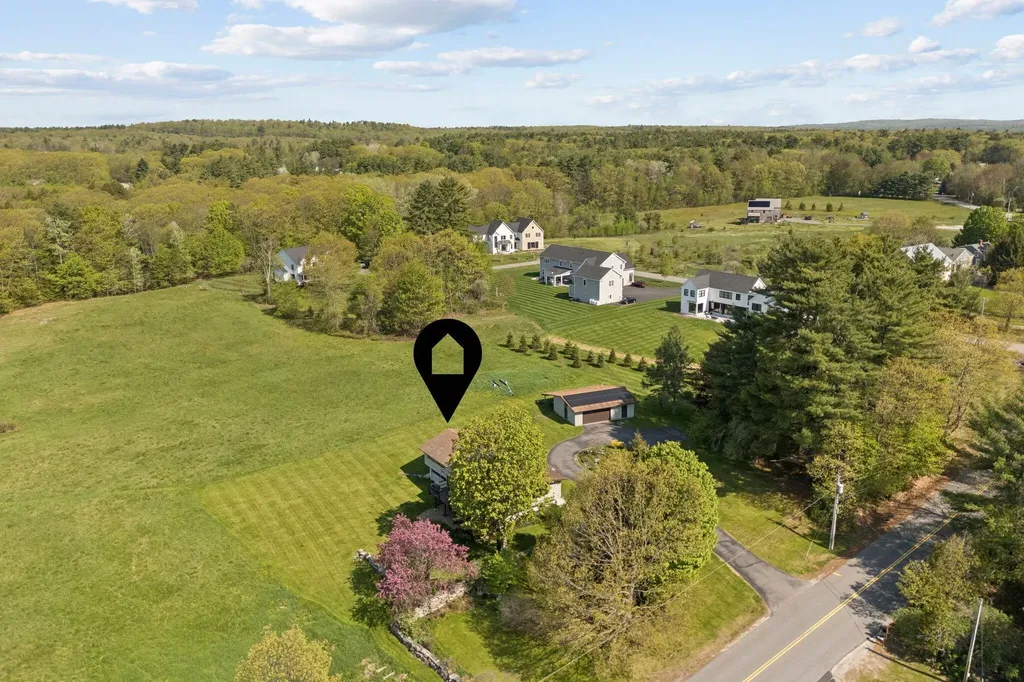 98 Field Road Falmouth ME 04105