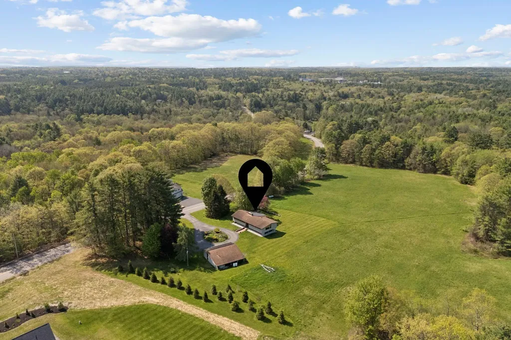 98 Field Road Falmouth ME 04105