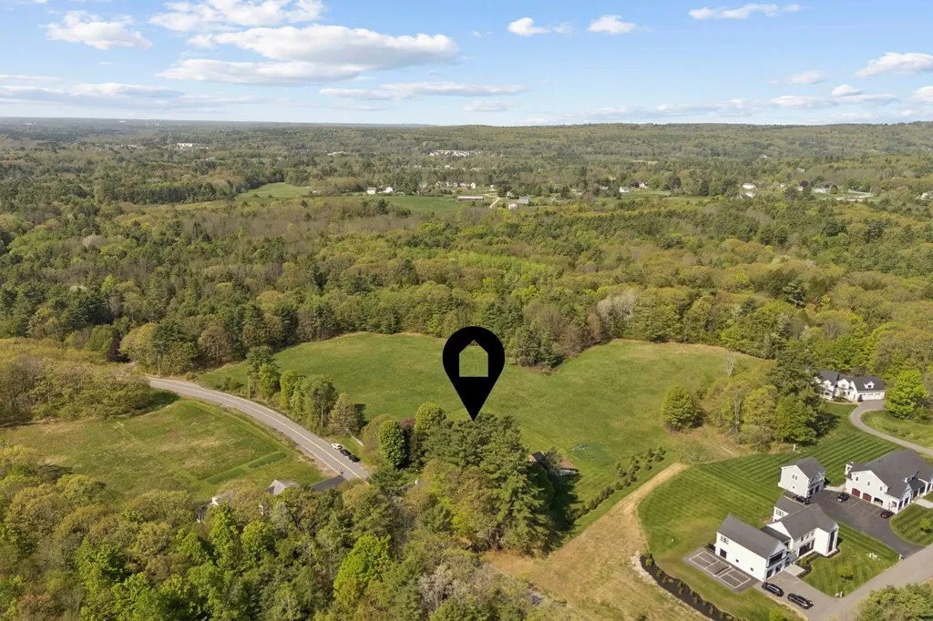 98 Field Road Falmouth ME 04105