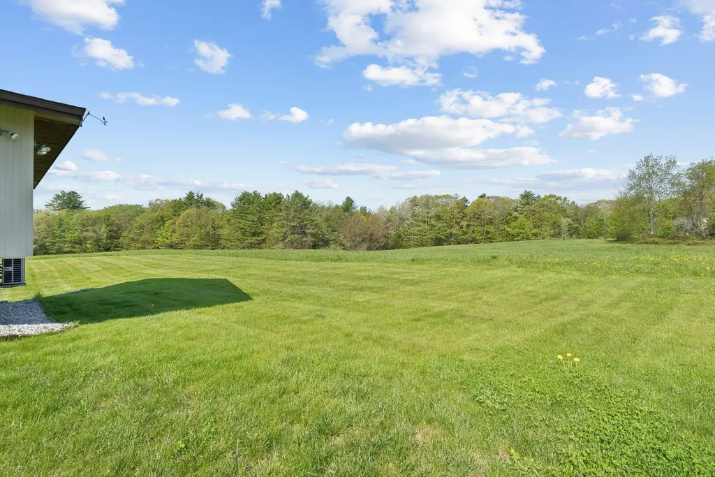 98 Field Road Falmouth ME 04105