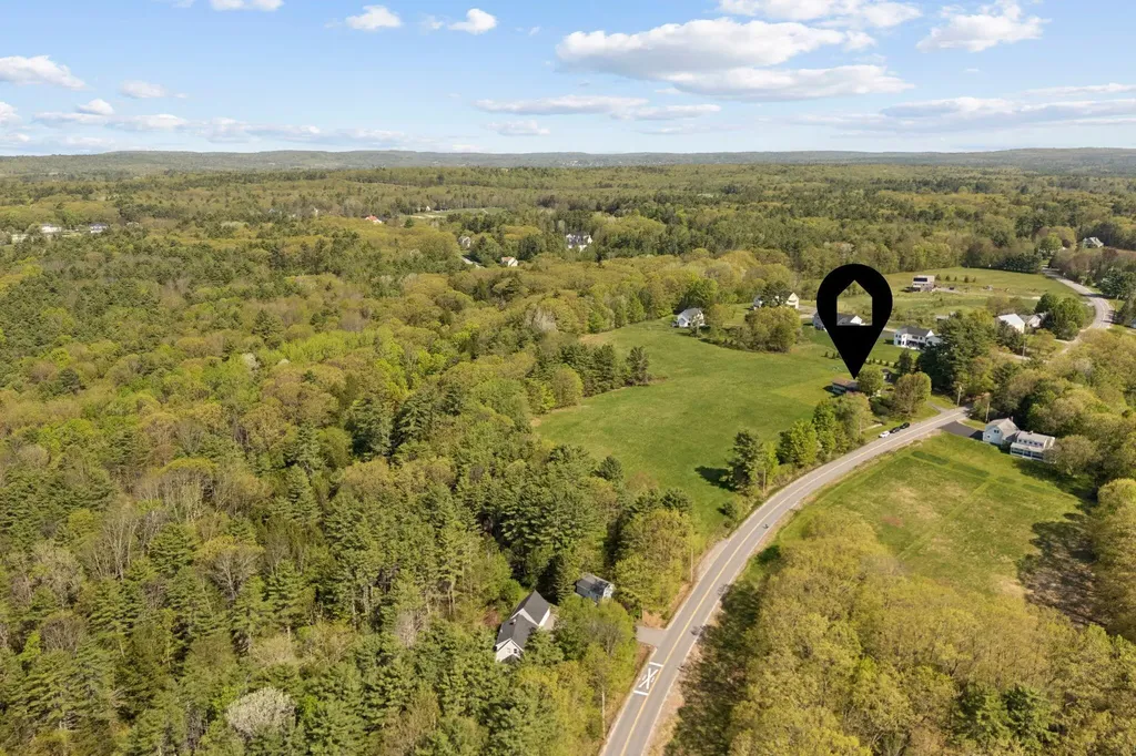 98 Field Road Falmouth ME 04105