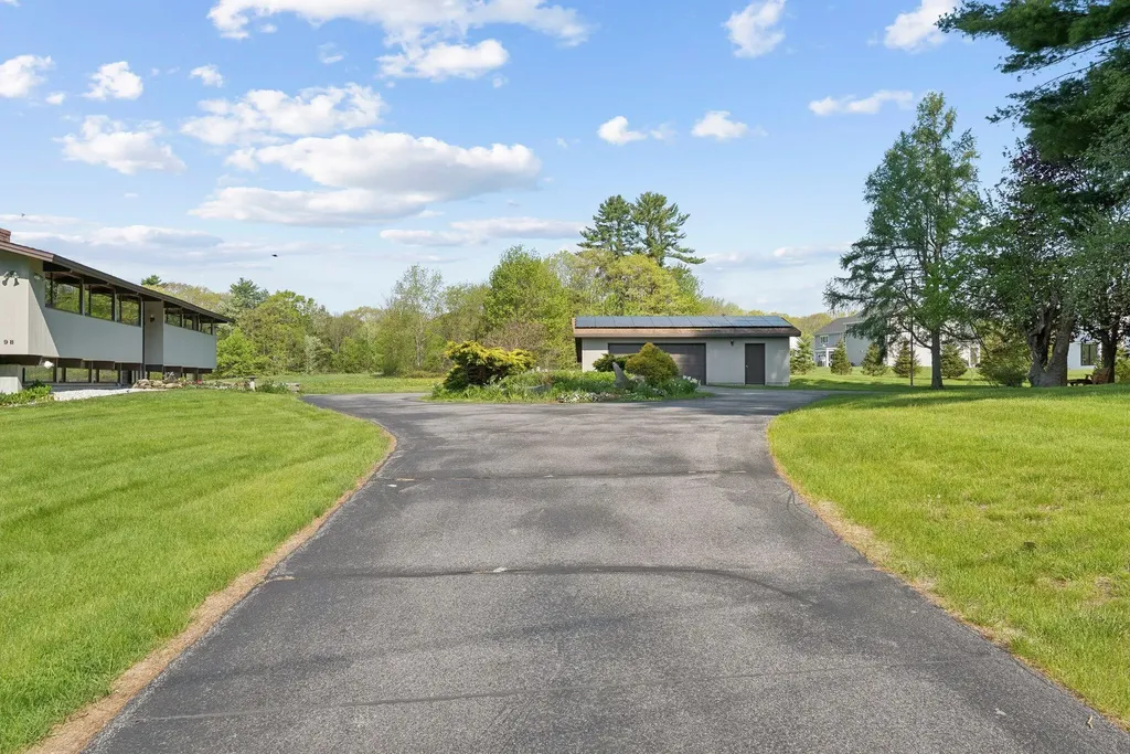 98 Field Road Falmouth ME 04105