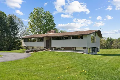 98 Field Road Falmouth ME 04105