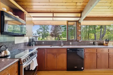 98 Field Road Falmouth ME 04105