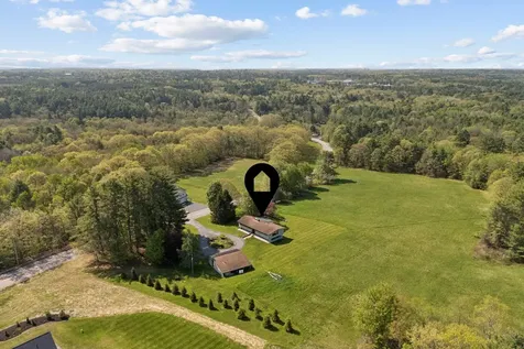 98 Field Road Falmouth ME 04105