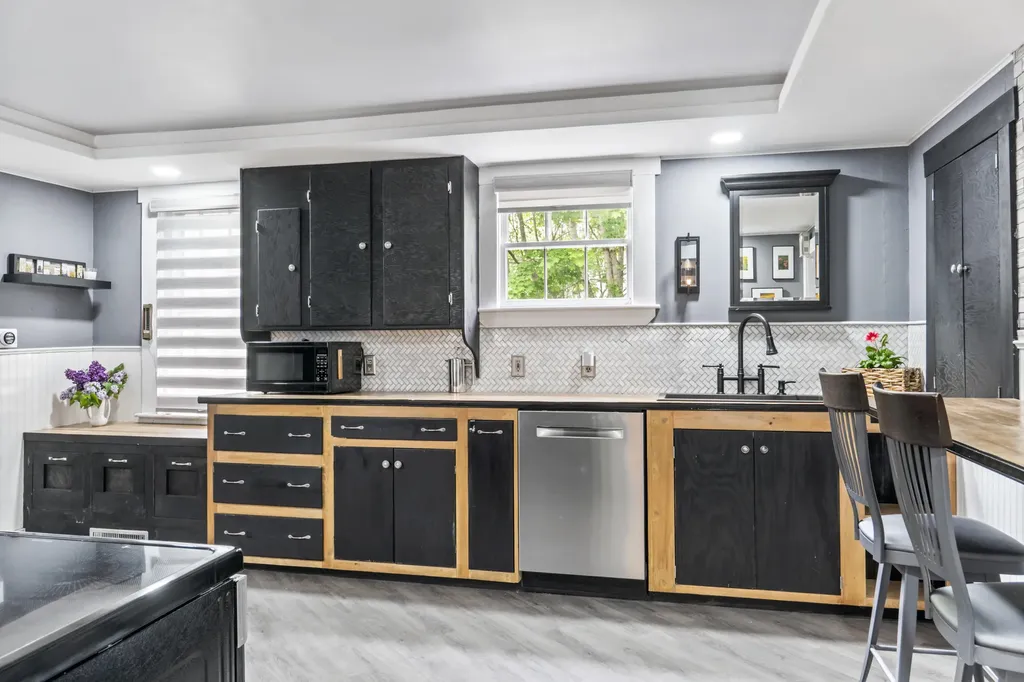 56 Federal Street Wiscasset ME 04578