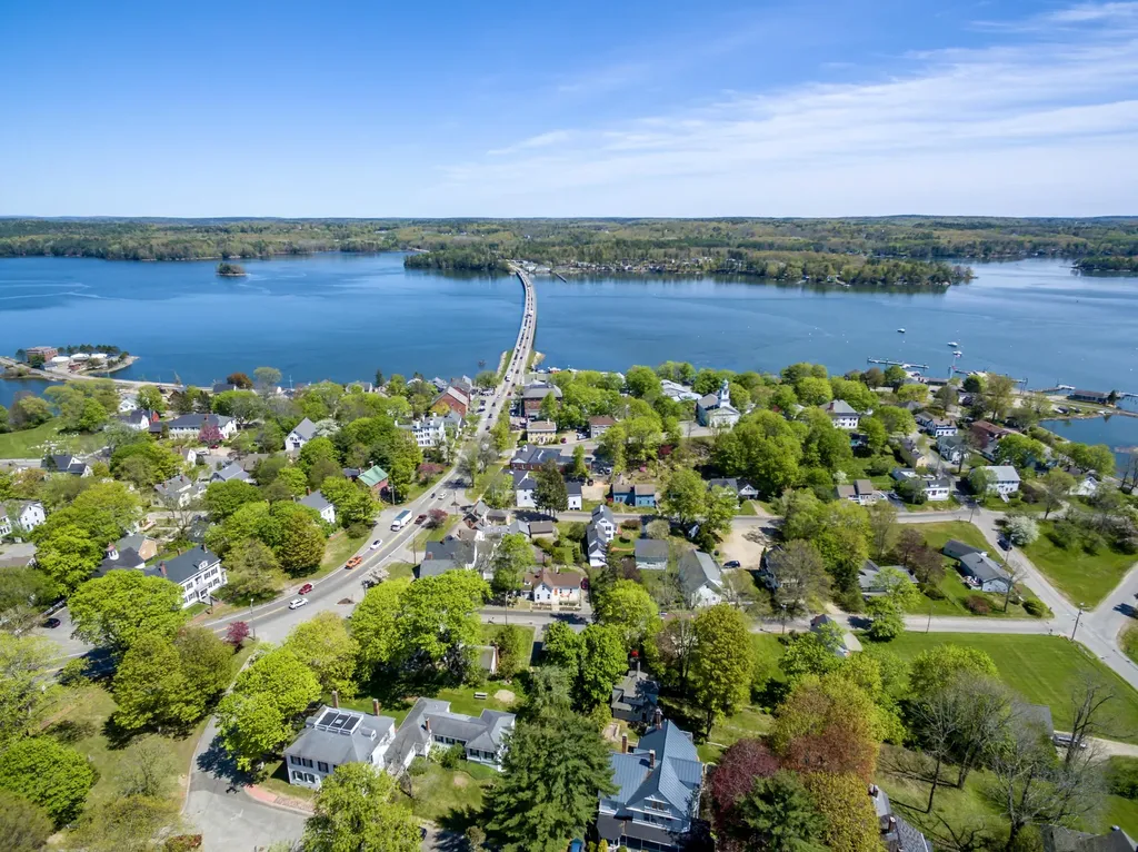 56 Federal Street Wiscasset ME 04578