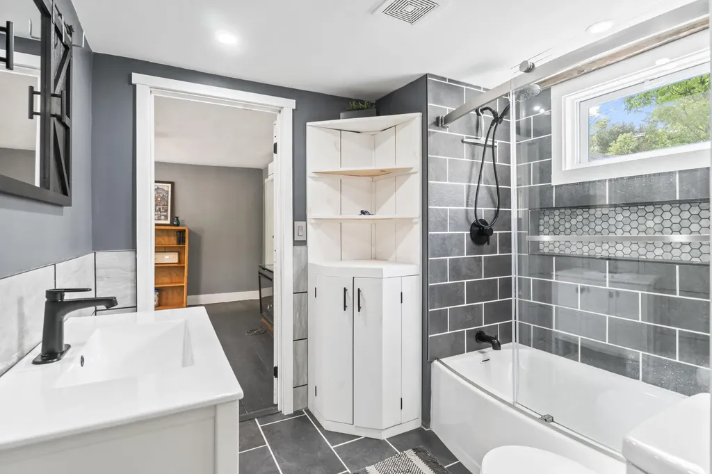 56 Federal Street Wiscasset ME 04578