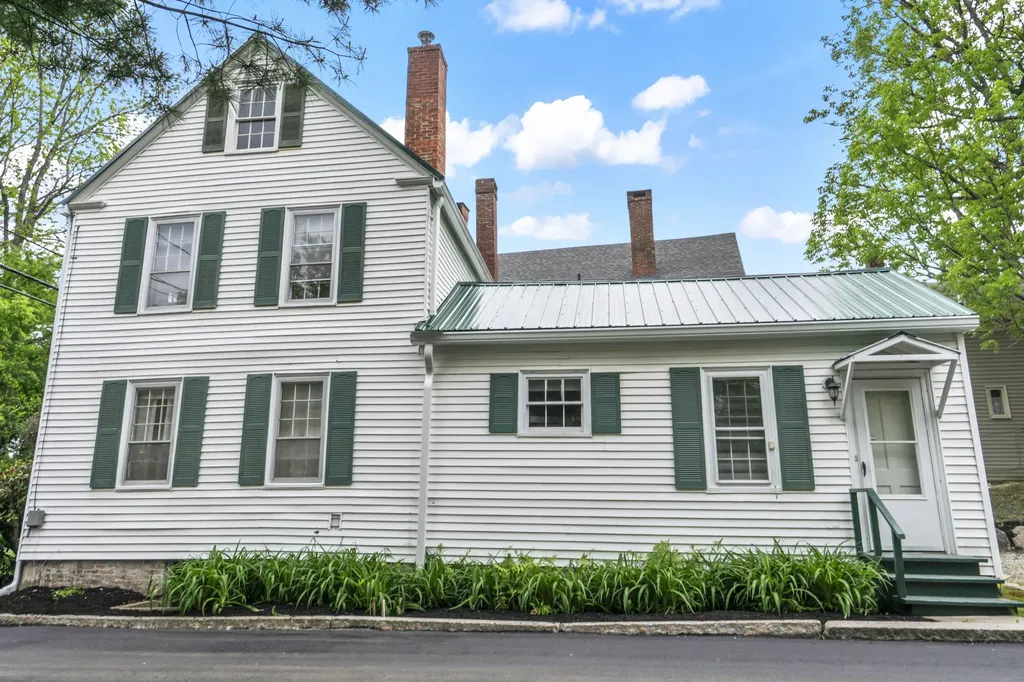 56 Federal Street Wiscasset ME 04578