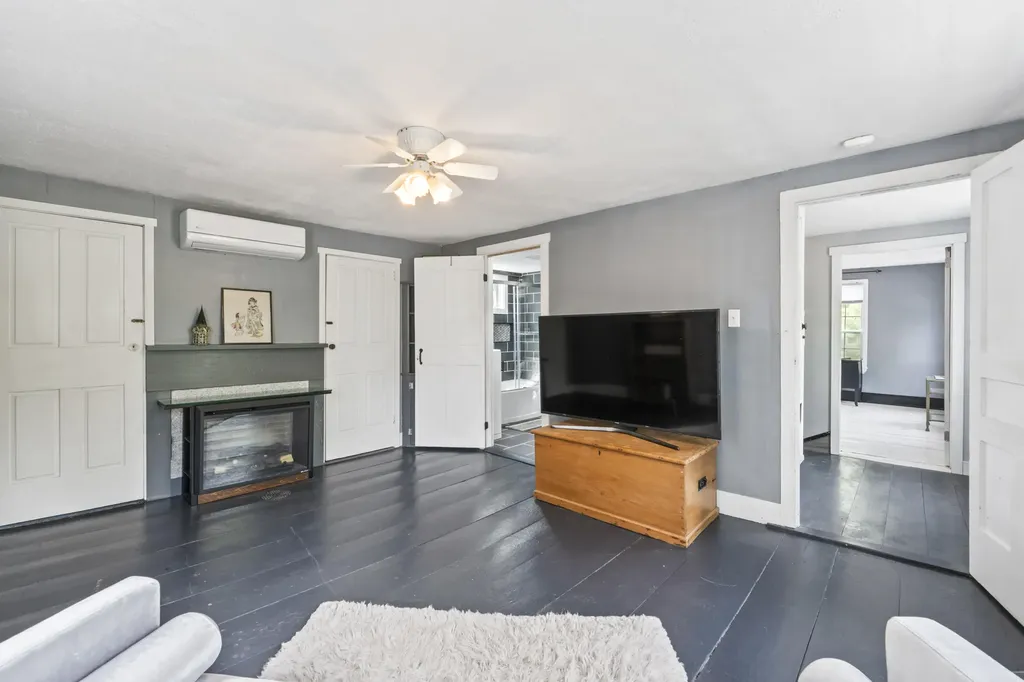 56 Federal Street Wiscasset ME 04578