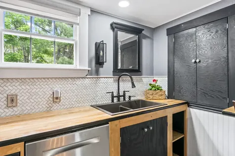 56 Federal Street Wiscasset ME 04578