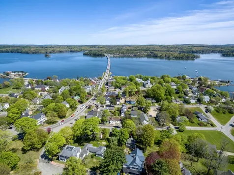 56 Federal Street Wiscasset ME 04578