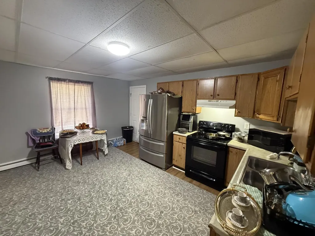 35 Pine Street Auburn ME 04210