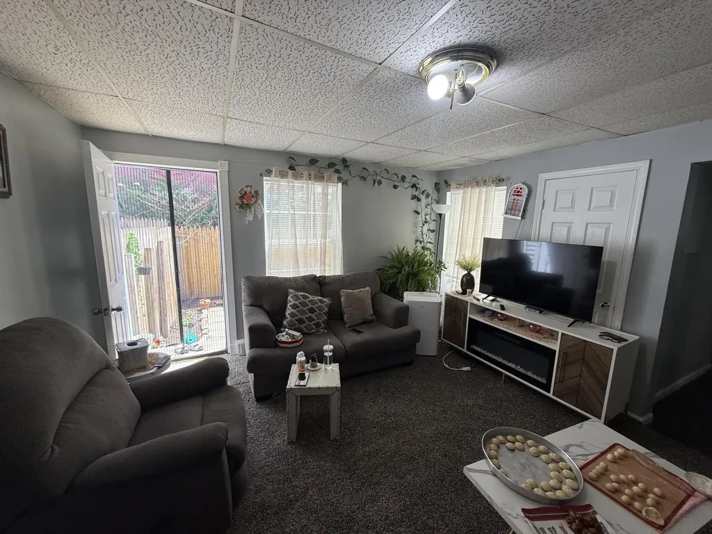 35 Pine Street Auburn ME 04210