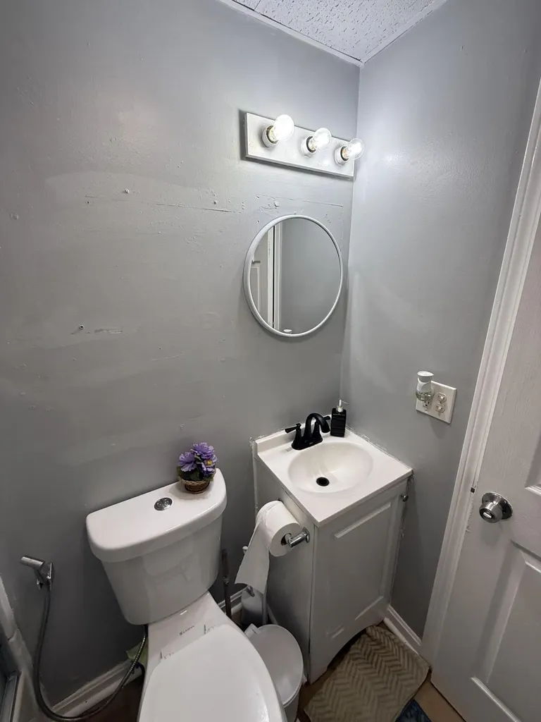 35 Pine Street Auburn ME 04210