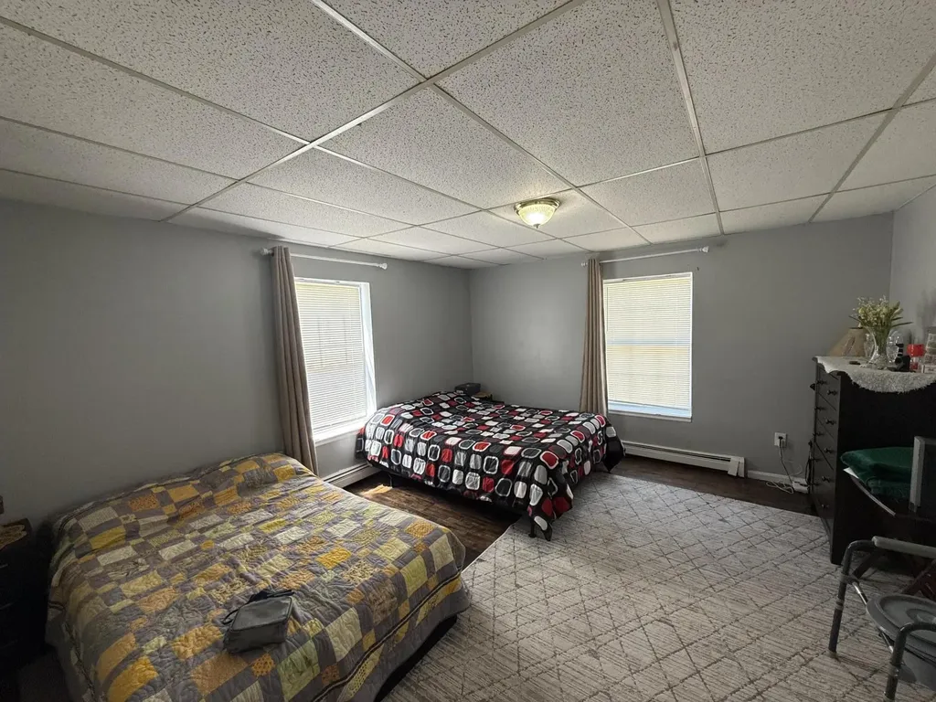 35 Pine Street Auburn ME 04210