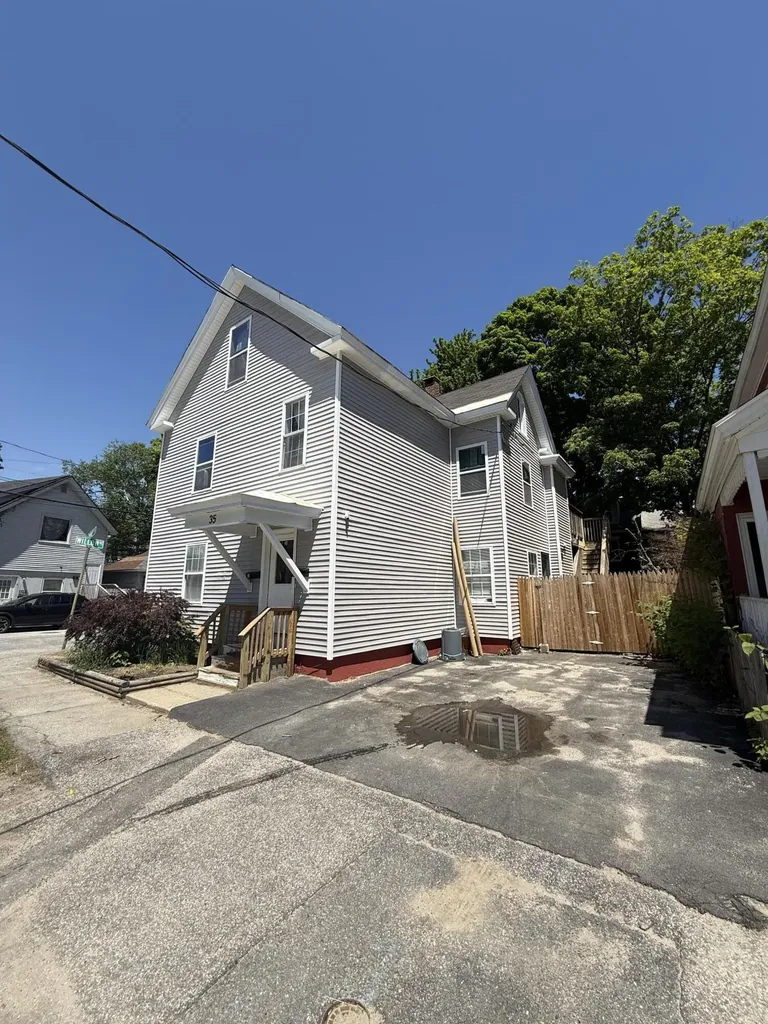 35 Pine Street Auburn ME 04210