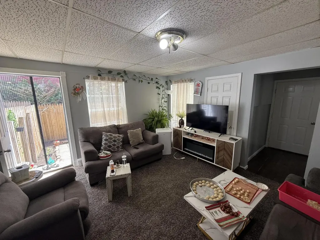 35 Pine Street Auburn ME 04210