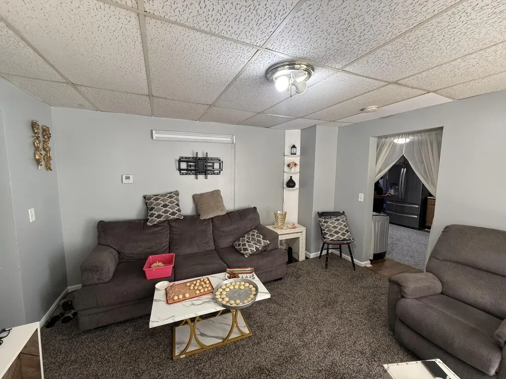 35 Pine Street Auburn ME 04210