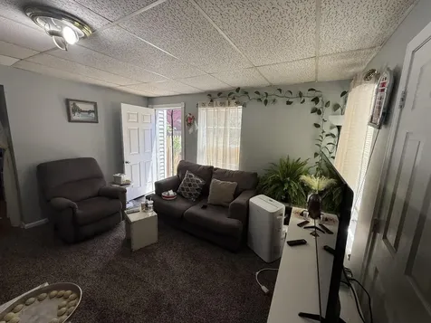 35 Pine Street Auburn ME 04210