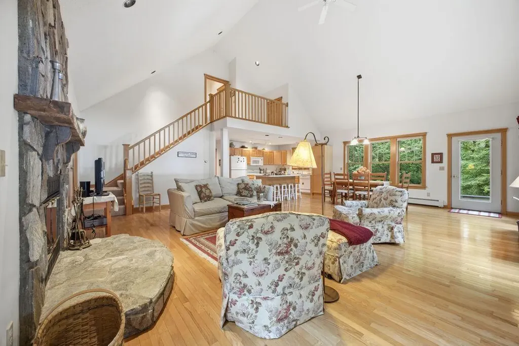 84 Pride Avenue Waterford ME 04088