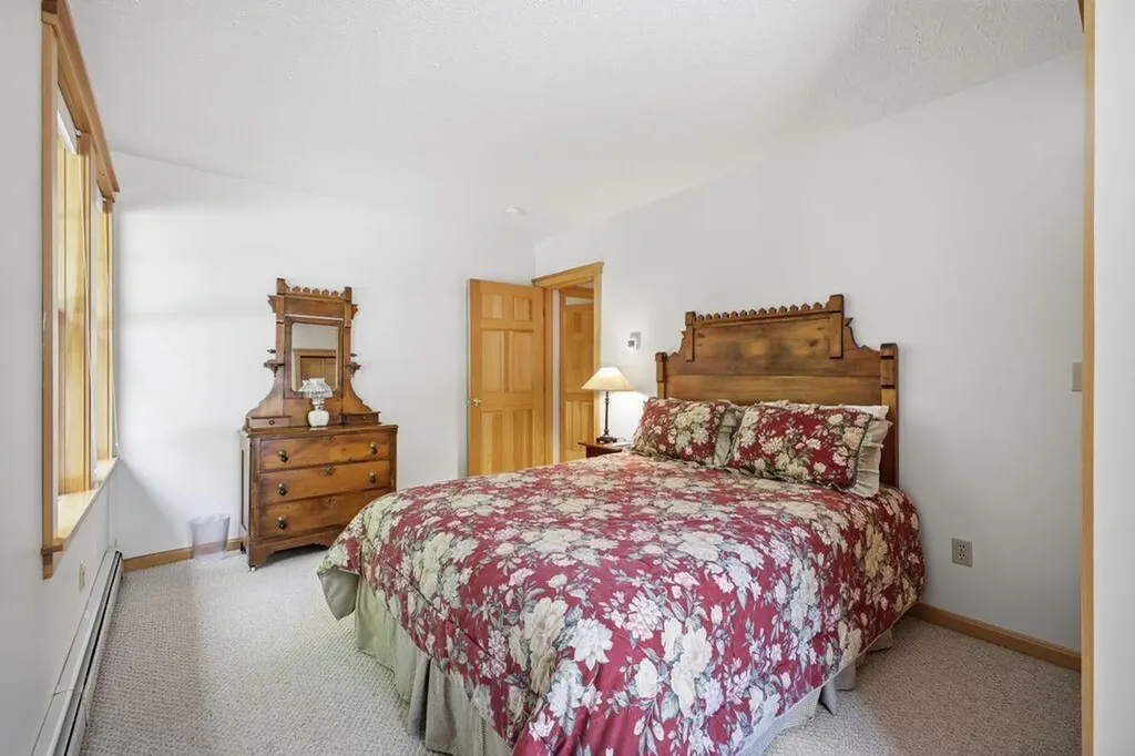 84 Pride Avenue Waterford ME 04088