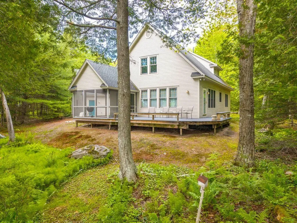 84 Pride Avenue Waterford ME 04088