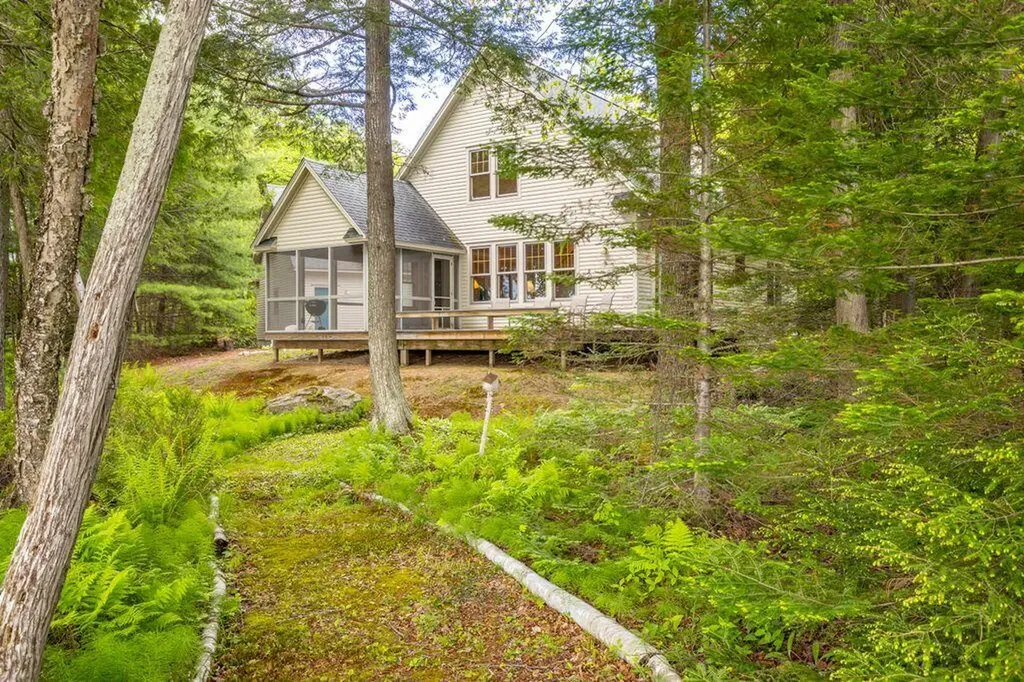 84 Pride Avenue Waterford ME 04088