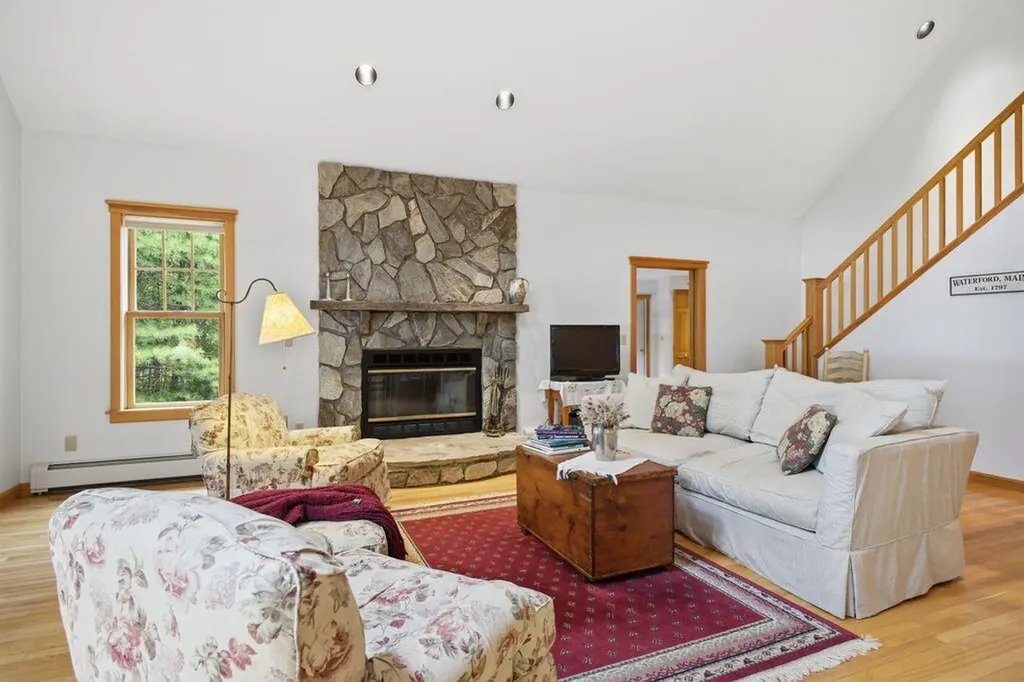 84 Pride Avenue Waterford ME 04088