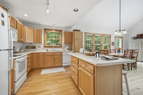 84 Pride Avenue Waterford ME 04088