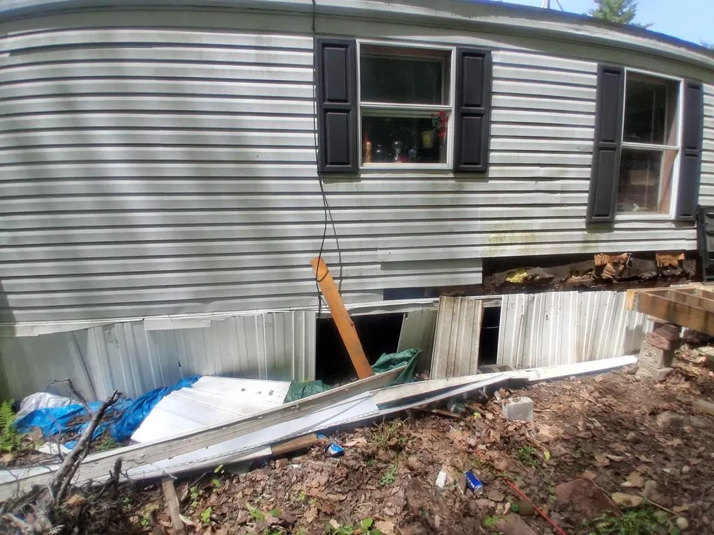 7 Stony Brook Drive Paris ME 04281