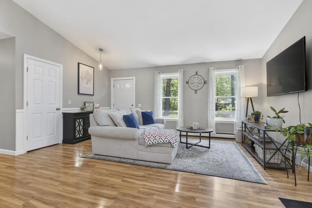 211 Broadturn Road Scarborough ME 04074