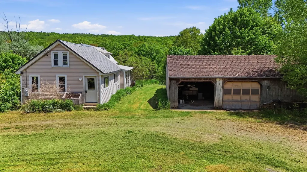 66 Farmington Road Strong ME 04983
