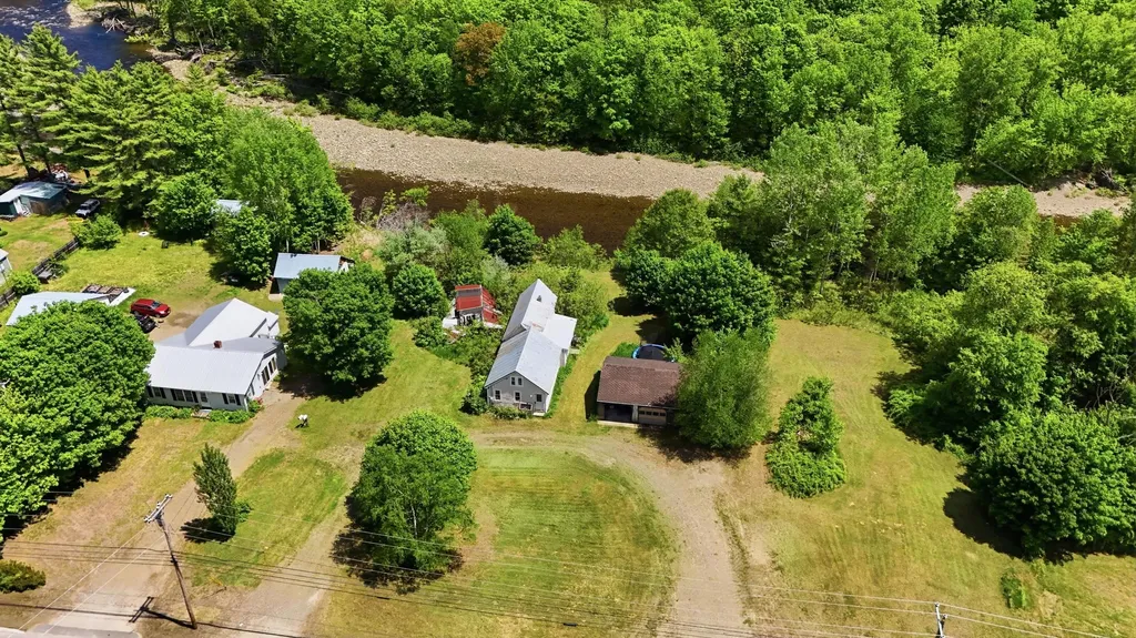 66 Farmington Road Strong ME 04983