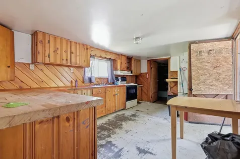 66 Farmington Road Strong ME 04983