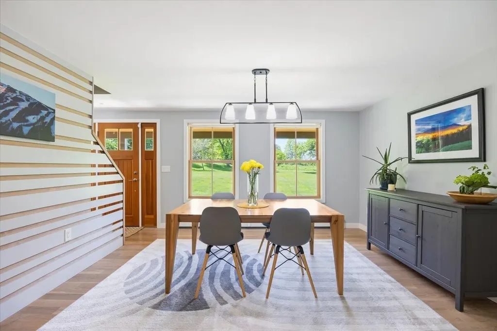 7 Breezy Hill Lane Falmouth ME 04105