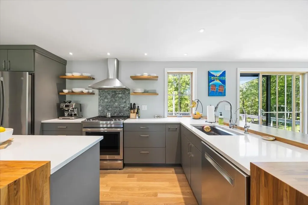 7 Breezy Hill Lane Falmouth ME 04105
