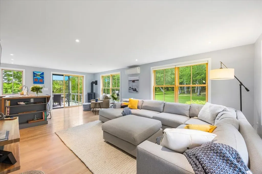 7 Breezy Hill Lane Falmouth ME 04105